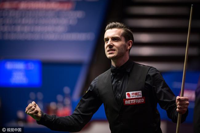 她展现出了 她展现出了